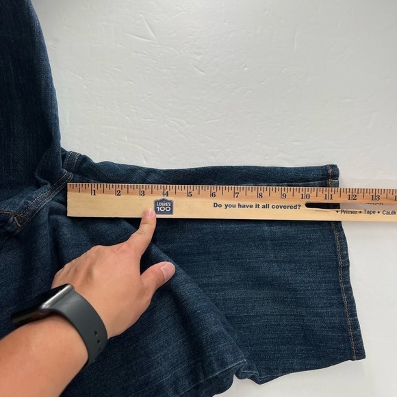 Old Navy “The Flirt” Long Denim Shorts Ladies Size 14 Regular - Picture 4 of 6